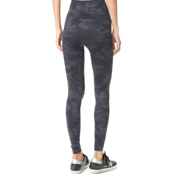SPANX Black Camo Look At Me Now Seamless Leggings Size Small - Picture 10 of 10